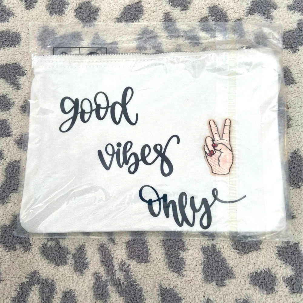 HANDMADE MAKEUP POUCH ‘GOOD VIBES ONLY’